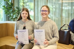 Die Hessensiegerinnen Elisa Boros und Hannah Stenzinger aus Frankfurt
